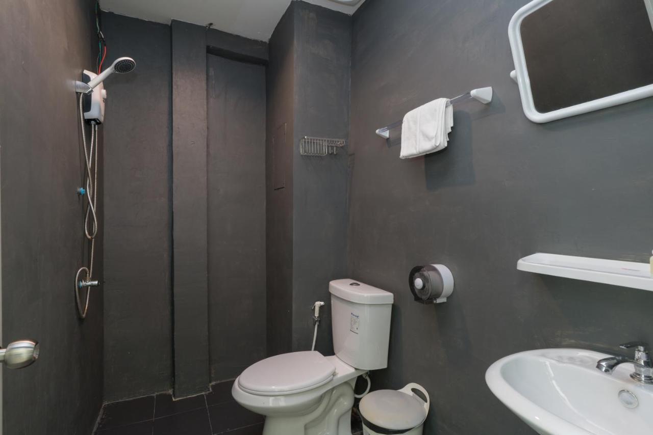 Hangover Inn Phuket Room photo